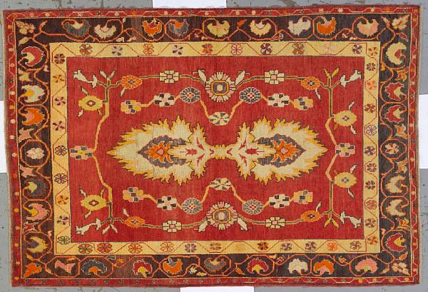 Appraisal: An Oushak carpet West Anatolia first quarter th century size