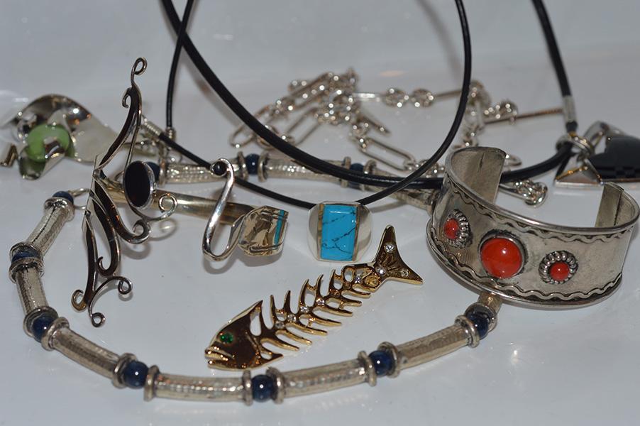 Appraisal: A COLLECTION OF JEWELLERY INCLUDING NECKLACES AND BRACELETS A COLLECTION