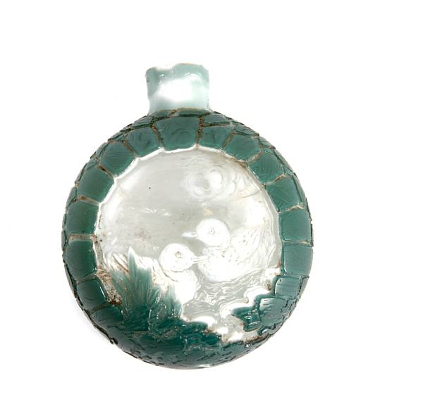 Appraisal: A cameo glass snuff bottle decorated with birds and ducks