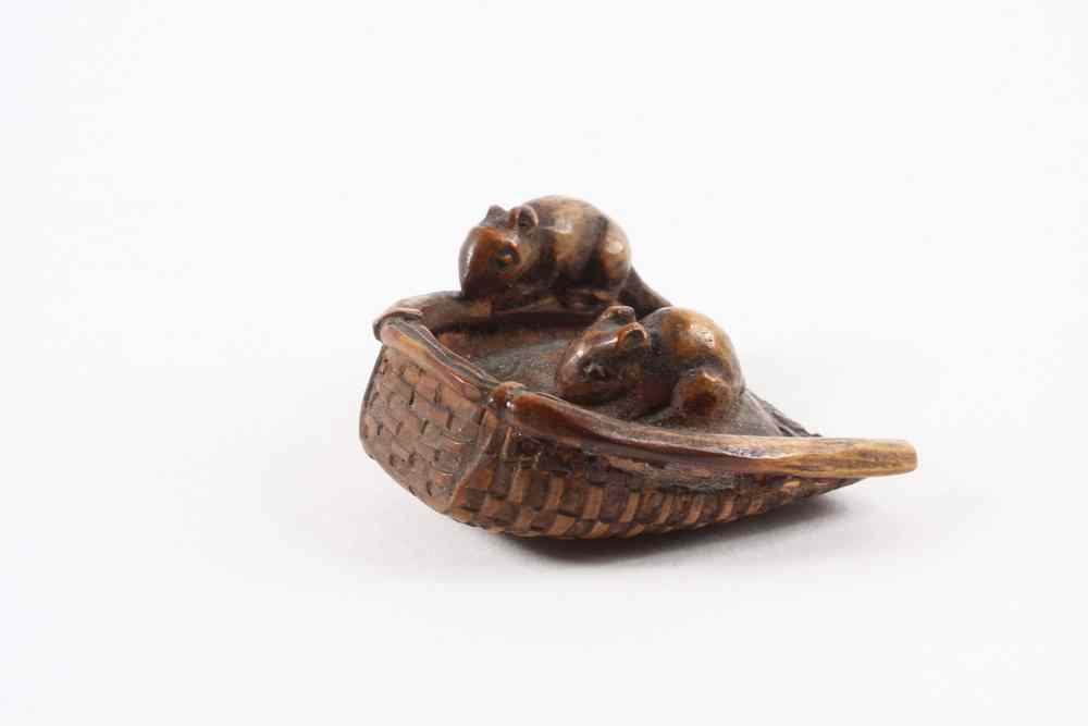 Appraisal: BOXWOOD NETSUKE - Meiji Period Carved Boxwood Netsuke of Two