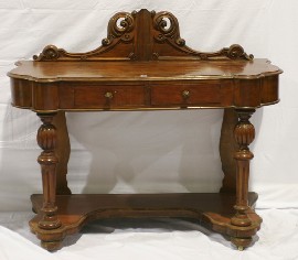 Appraisal: A Victorian mahogany dressing table cm wide cm deep cm