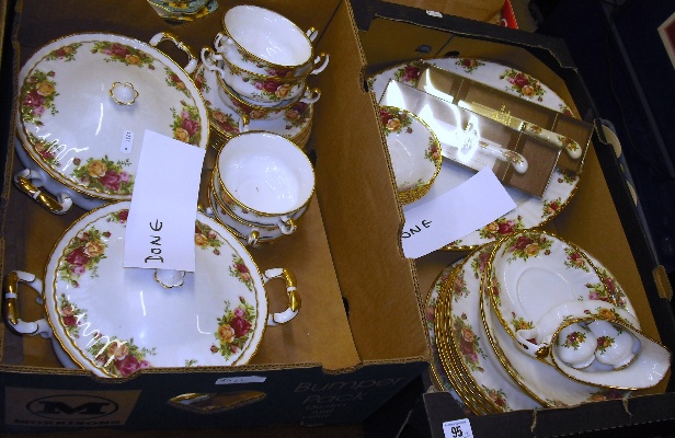 Appraisal: Royal Albert Old Country Roses Dinner set including tureens and