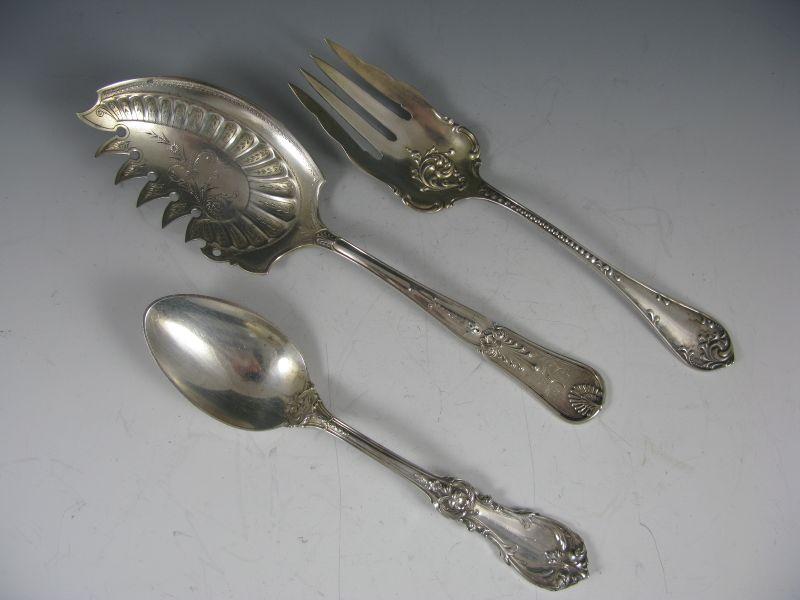 Appraisal: Three American Sterling Serving Pieces the first a large macaroni