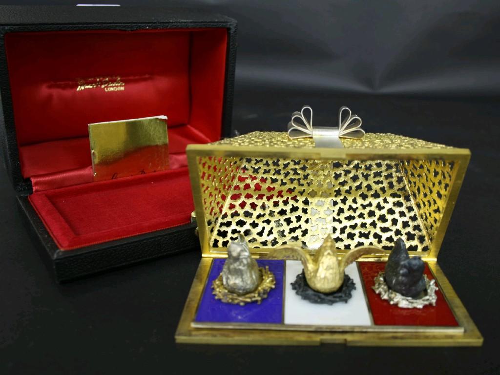 Appraisal: Stuart Devlin silver surprise Christmas box limited edition 'Three French