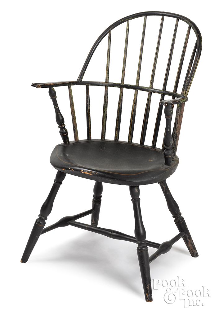 Appraisal: New England sackback Windsor chair ca New England sackback Windsor