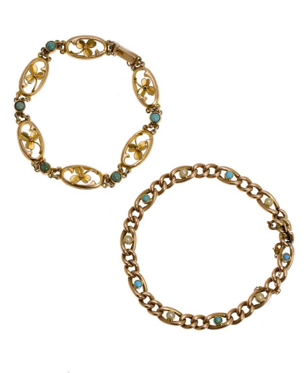 Appraisal: A GOLD CURB BRACELET with alternate turquoise and cultured pearl