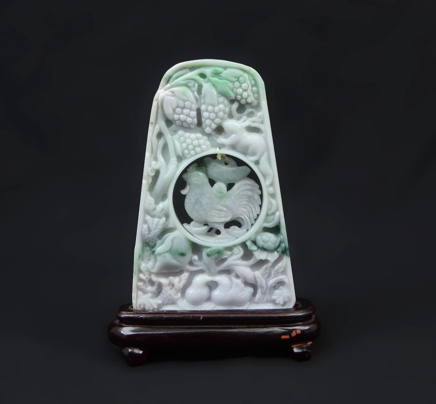 Appraisal: CARVED JADEITE TABLE SCREEN WITH ROOSTER PENDANT Apple green and