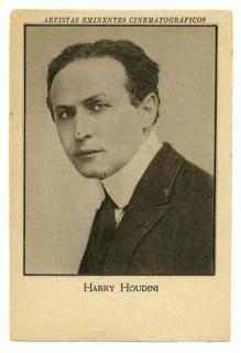 Appraisal: Houdini Harry Spanish Houdini Trade Card Circa Bearing a portrait