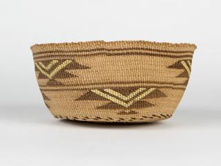 Appraisal: A twined Northern California Indian basketry hat Early th century