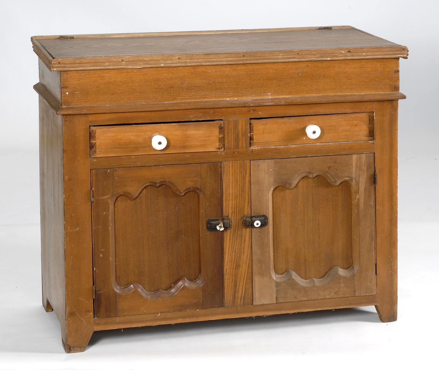 Appraisal: LATE TH EARLY TH CENTURY DRY SINK in poplar and