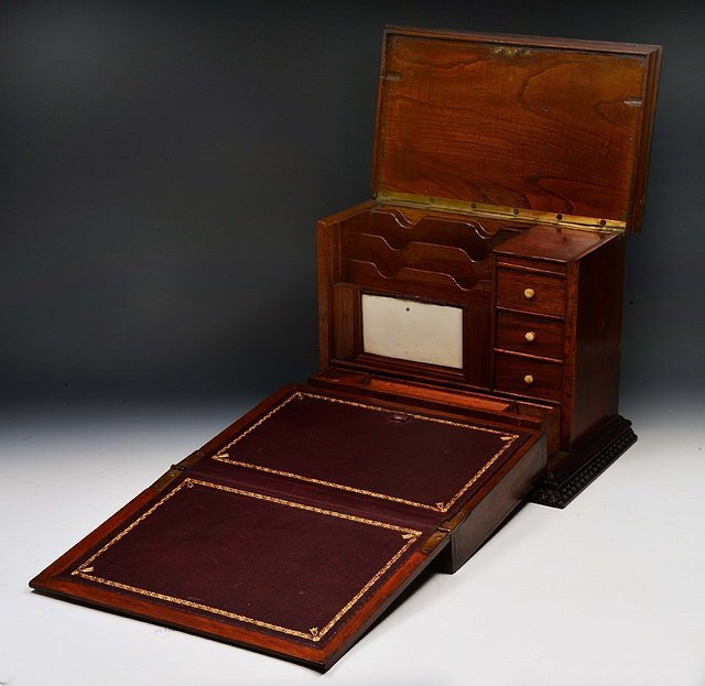 Appraisal: A VICTORIAN BURR OAK CORRESPONDENCE BOX with fitted interior enclosed