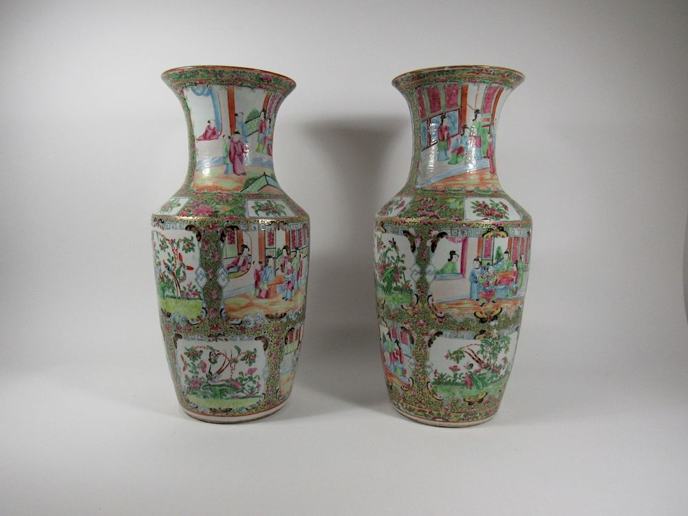 Appraisal: Pair of Chinese Rose Medallion Vases From a Pearl River