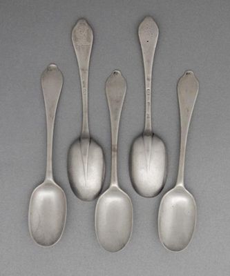 Appraisal: A set of five Queen Anne tablespoons with plain moulded