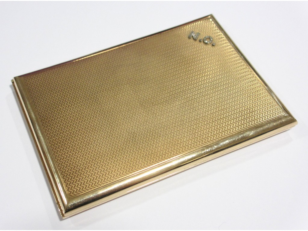 Appraisal: An Asprey ct gold cigarette case with engine turned decoration