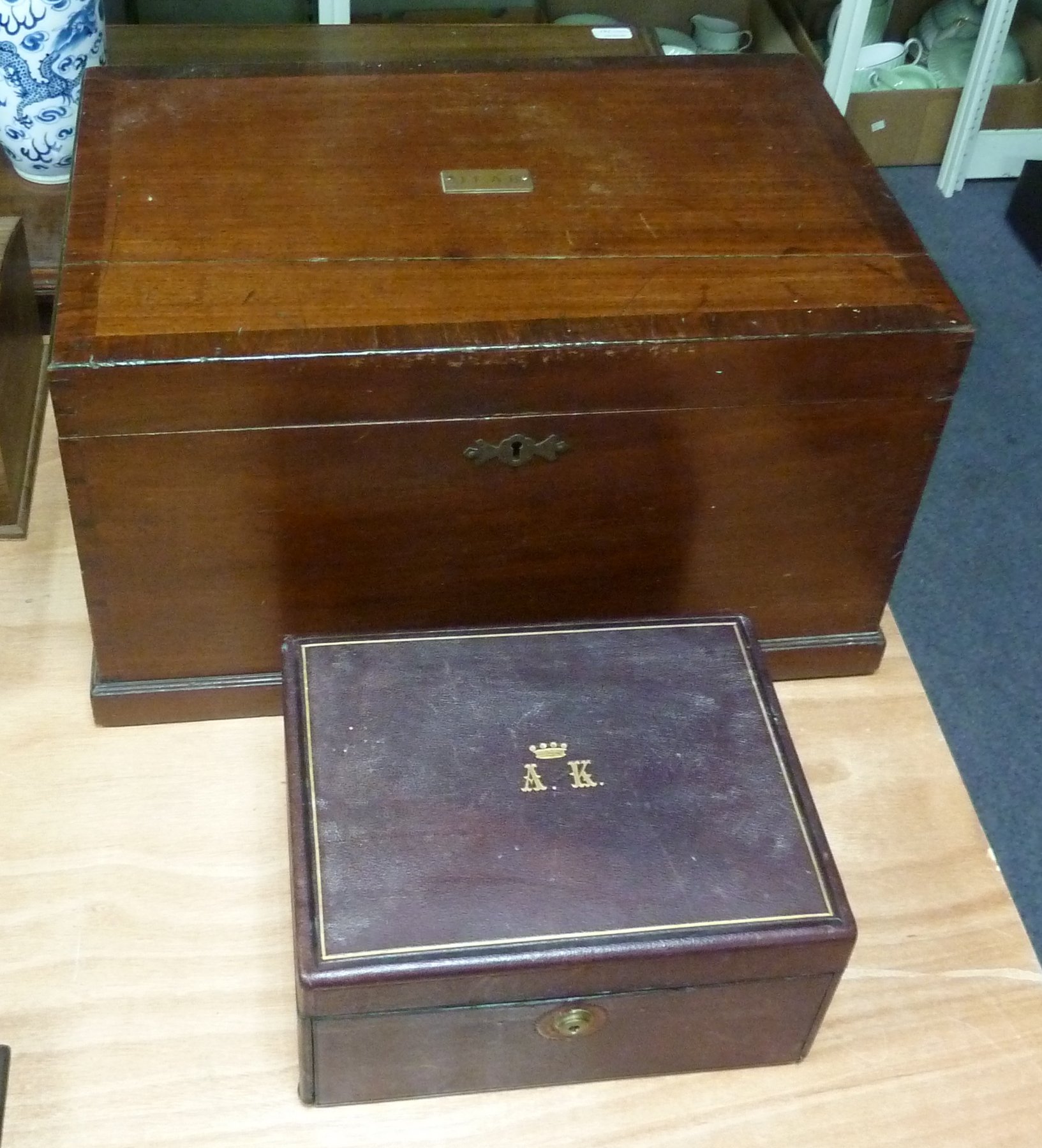 Appraisal: A mahogany banded oak box cm wide and a leather