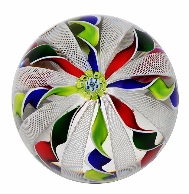 Appraisal: A SAINT LOUIS GLASS PAPERWEIGHT of radiating opaque twist and