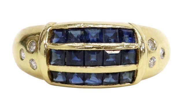 Appraisal: Gent's kt yellow gold ring set with three rows of