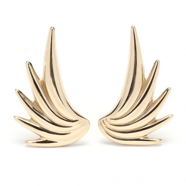 Appraisal: GOLD FEATHER MOTIF EARRINGS In a splayed feather design with