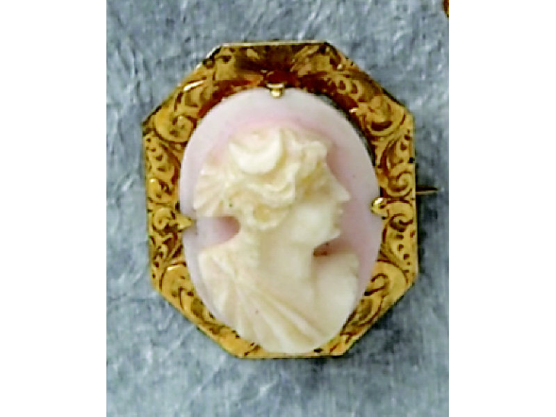 Appraisal: CAMEO BROOCH k brooch with pink and white cameo set