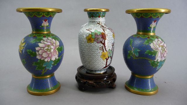 Appraisal: A pair of Chinese cloisonne vases on wooden stands cm