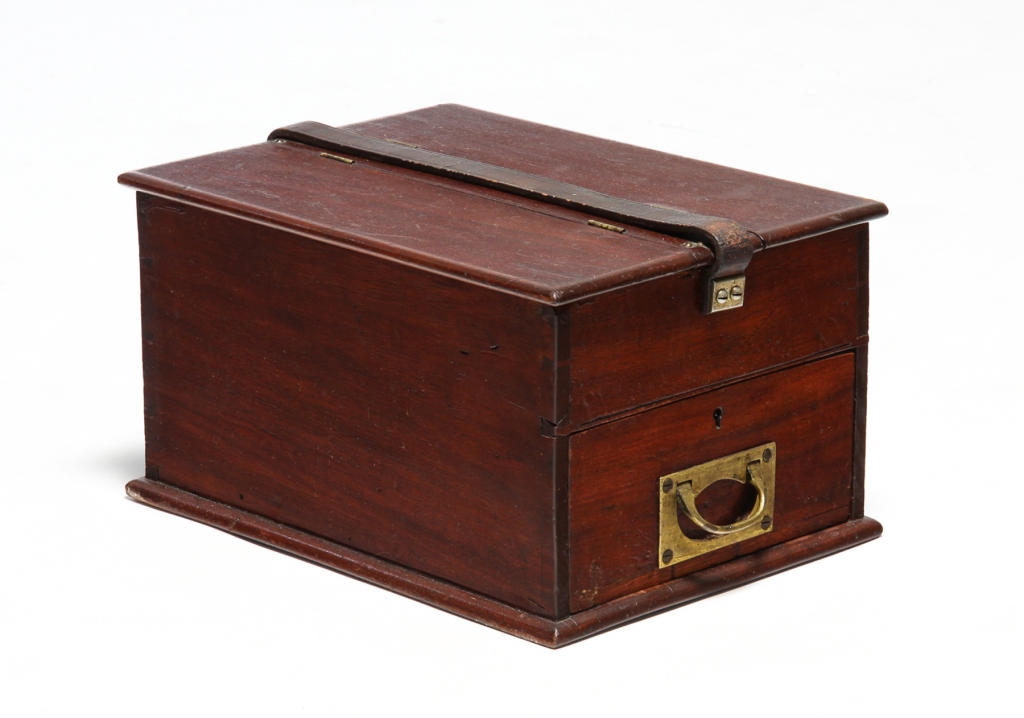 Appraisal: Late th century mahogany Dovetailed case and lower drawer two