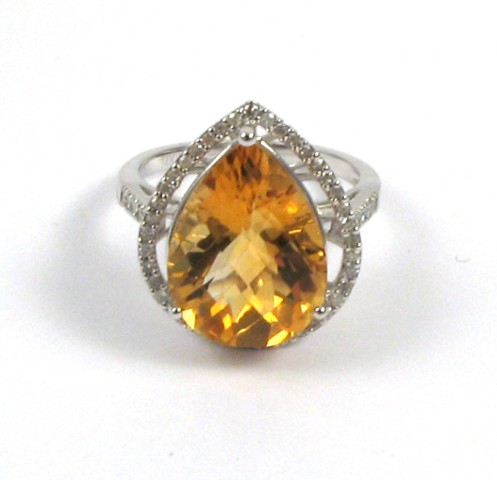 Appraisal: CITRINE DIAMOND AND WHITE GOLD RING k white gold centering