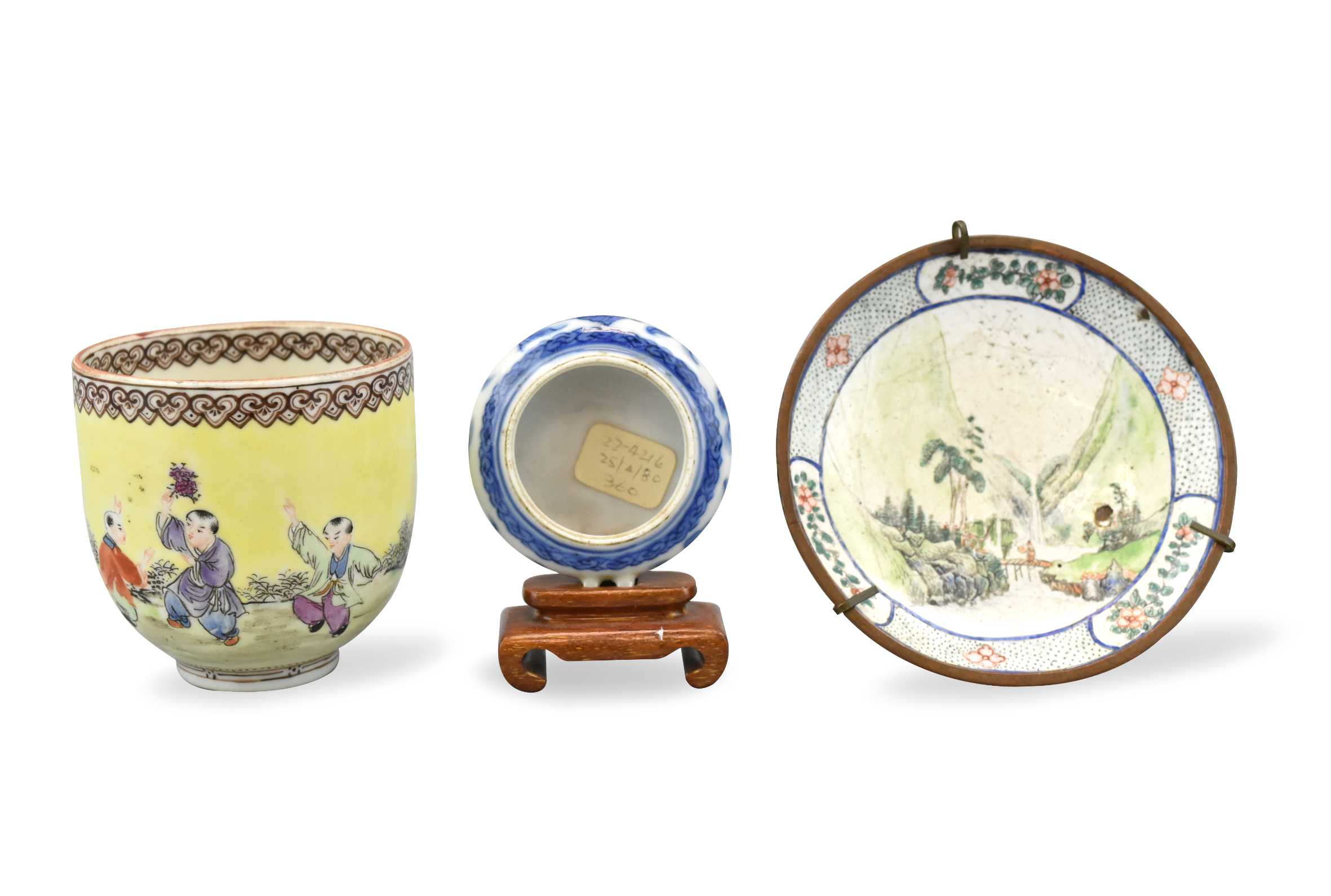 Appraisal: Three Chinese objects a small enameled plate a cup and