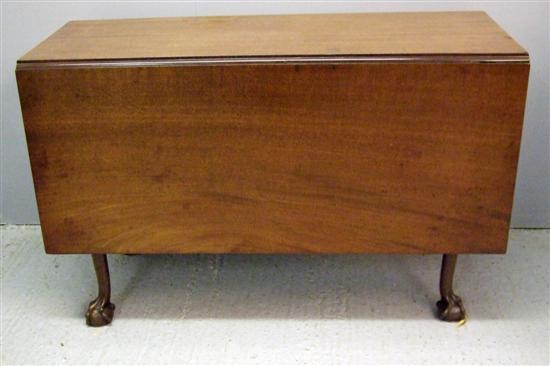 Appraisal: th century mahogany dropleaf dining table on cabriole legs with