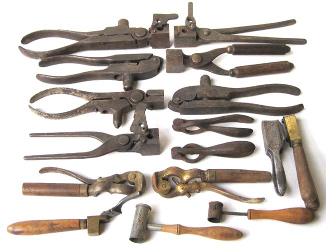 Appraisal: FIFTEEN HAND RELOADING TOOLS Winchester - and WCF caliber Ideal