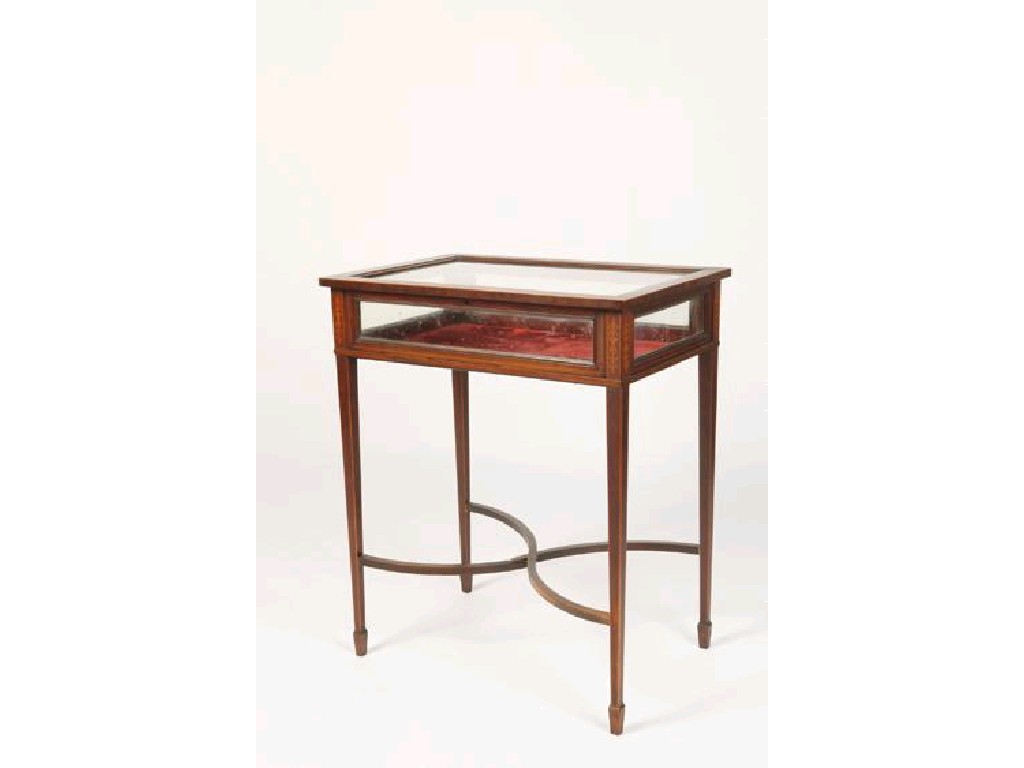 Appraisal: AN EDWARDIAN MAHOGANY AND MARQUETRY BIJOUTERIE TABLE of Sheraton design