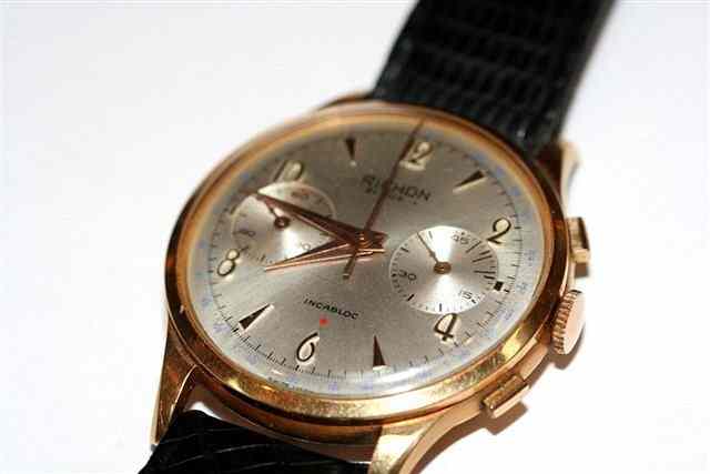 Appraisal: AN K GOLD GENTLEMANS CHRONOGRAPH WRIST WATCH with a silver