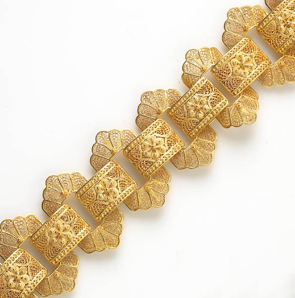 Appraisal: A k gold filigree bracelet weighing approximately gr length in