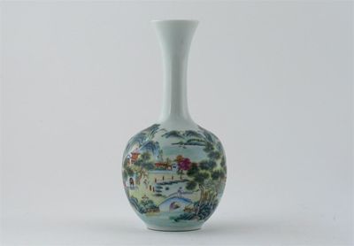 Appraisal: A Chinese famille rose bottle vase painted with figures and