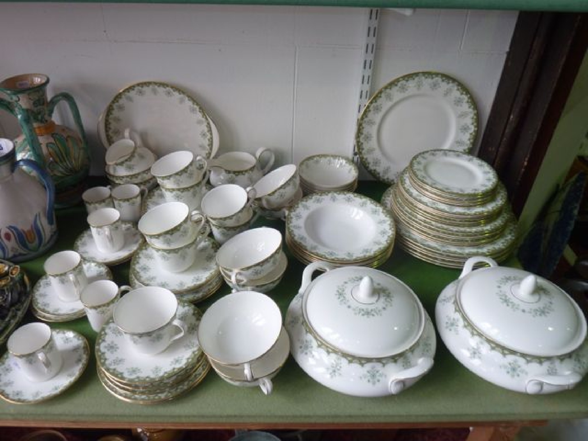 Appraisal: A quantity of Royal Doulton Ashmont pattern dinner tea and