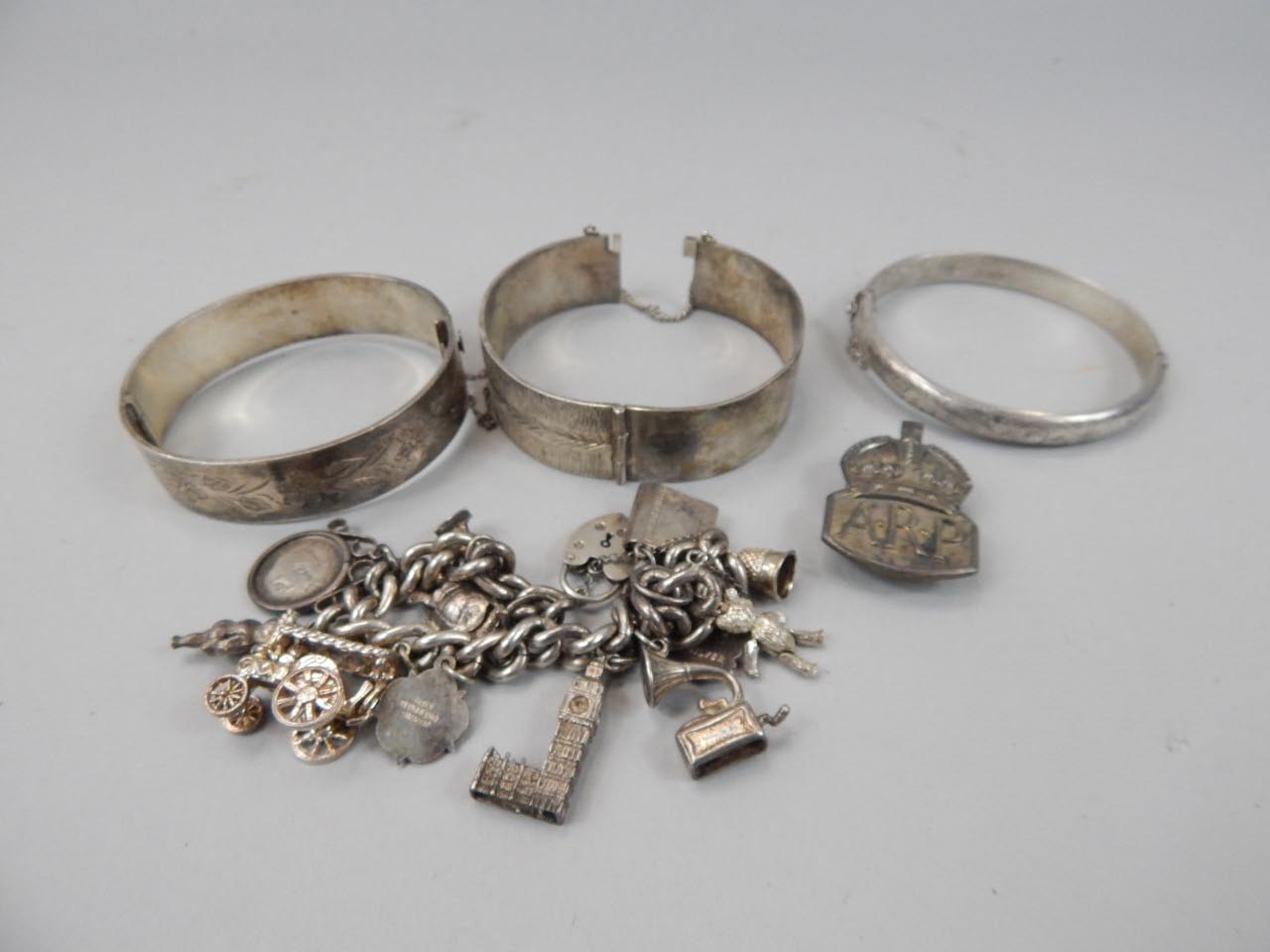 Appraisal: Various items of silver and white metal to include three