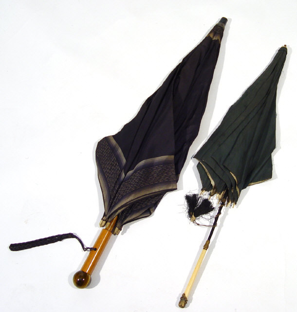 Appraisal: Victorian silk parasol with ivory and gilt metal handle together