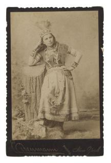 Appraisal: White Fawn Native American Woman Cabinet Card New York Eisenmann