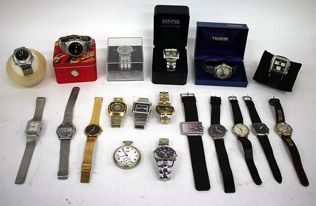 Appraisal: A QUANTITY OF GENT WRIST WATCHES to include three by