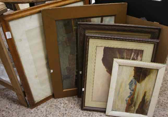 Appraisal: Old Framed Portrait Print of a Gentleman Oak Framed Picture