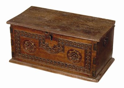 Appraisal: A Colonial hardwood box the interior with a lidded till