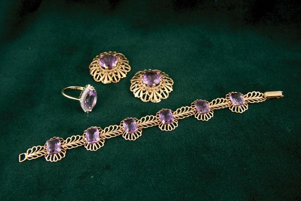 Appraisal: A ct gold Ring set marquise shape Amethyst surrounded by