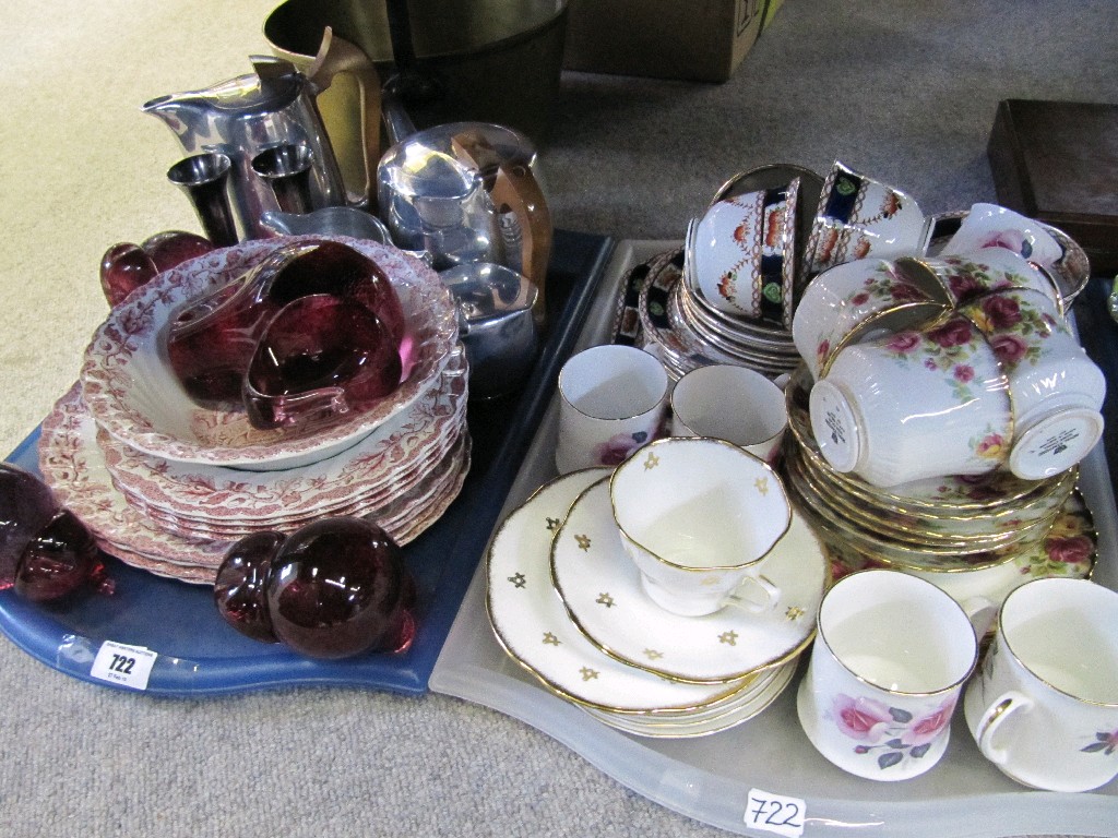 Appraisal: Lot comprising two trays of teawares hotelware etc