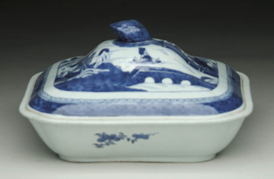 Appraisal: BLUE AND WHITE CANTON COVERED SERVING DISH th Century Orange