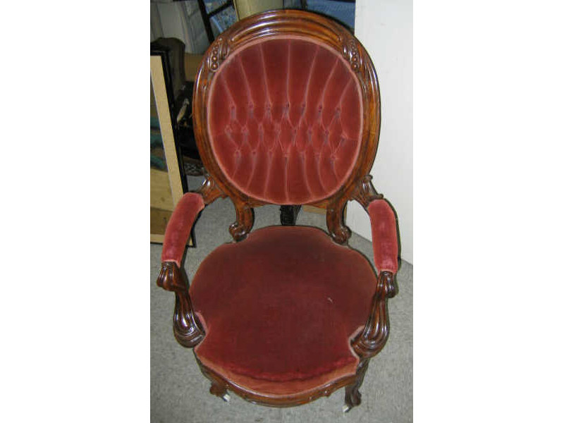 Appraisal: AMERICAN TH CENTURY ROSEWOOD PARLOR CHAIR With oval padded back