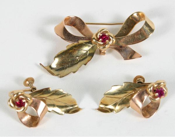 Appraisal: Tri-tonal vintage K gold floral bow pin and earrings set