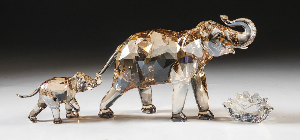 Appraisal: SWAROVSKI CRYSTAL SCS EXCLUSIVE ELEPHANT CINTA Light Sand Crystal Mother