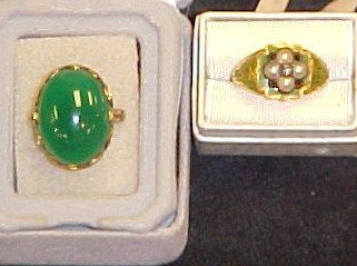 Appraisal: JEWELRY K yellow gold and green enamel ring set with