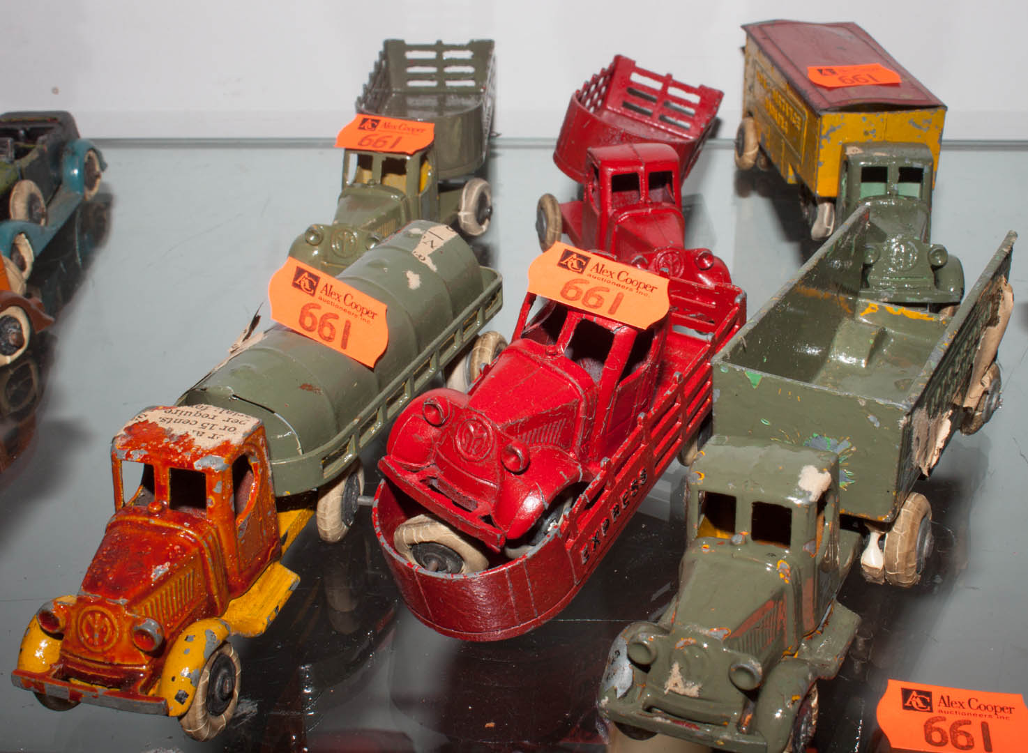 Appraisal: Tootsie toy cabs and trailers circa s slush metal rubber-wheeled