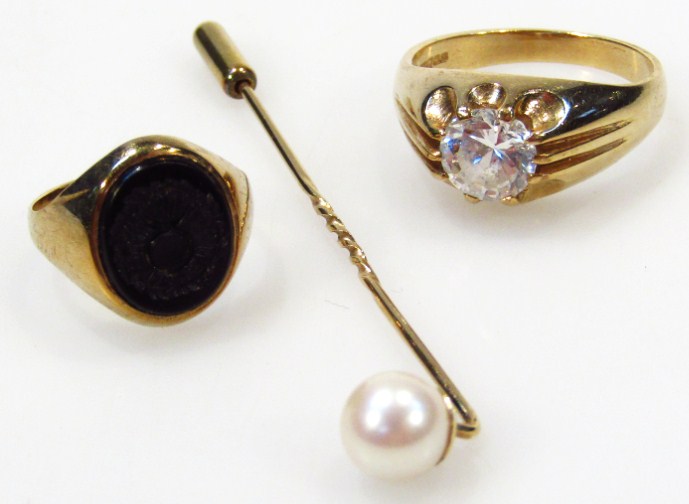 Appraisal: A gentleman's dress ring claw set with white stone possibly