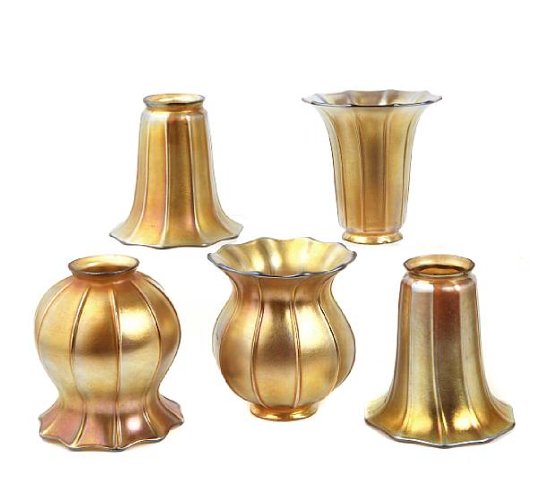 Appraisal: A group of six Steuben gold Aurene ribbed glass shades